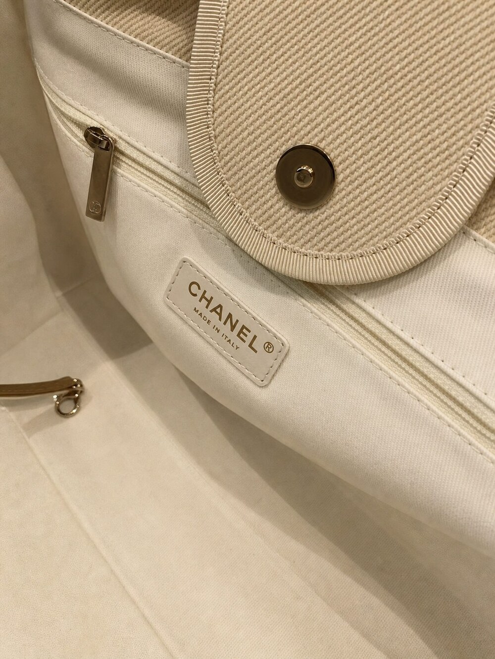 Chanel Medium Deauville Carryall Crafted in White Canvas - Picture 6 of 9